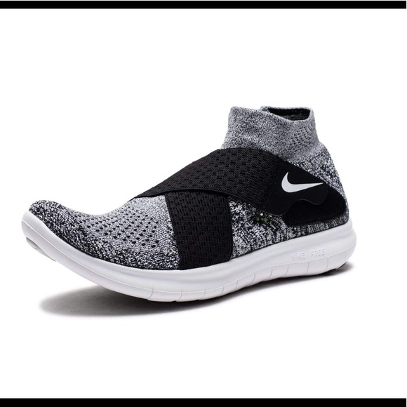 Nike Shoes - Nike Women’s Free RN Motion Flyknit